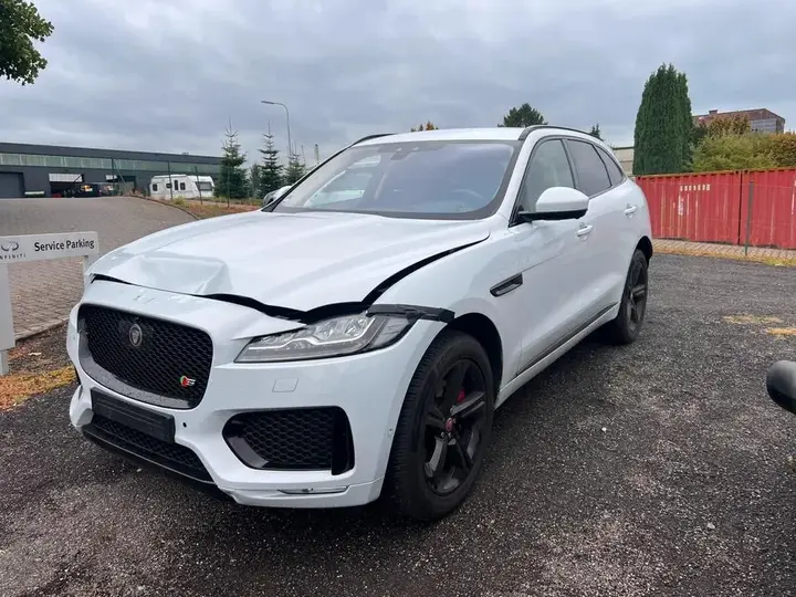 Jaguar F-Pace