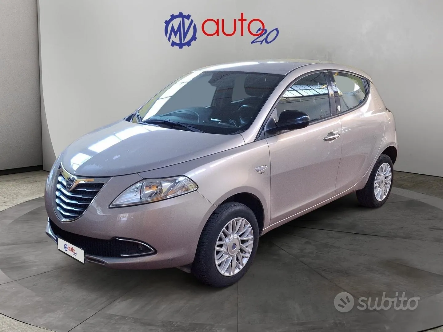 Lancia Ypsilon 2014 photo 2