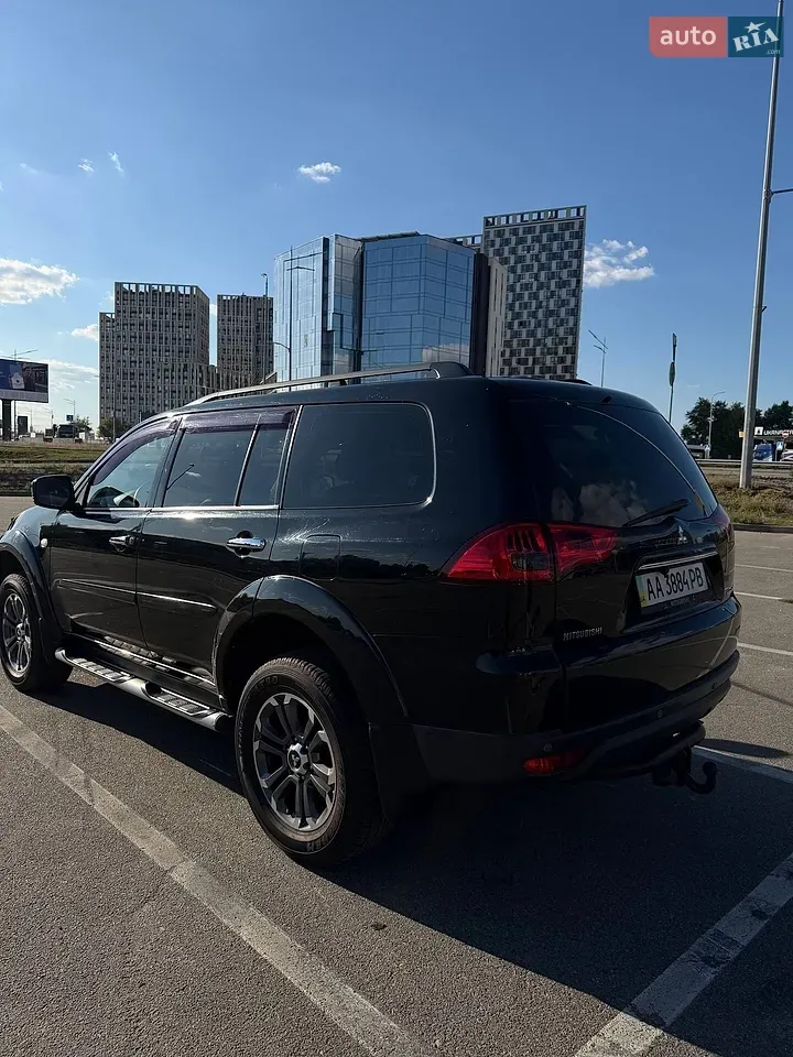 Mitsubishi Pajero Sport 2012 photo 5