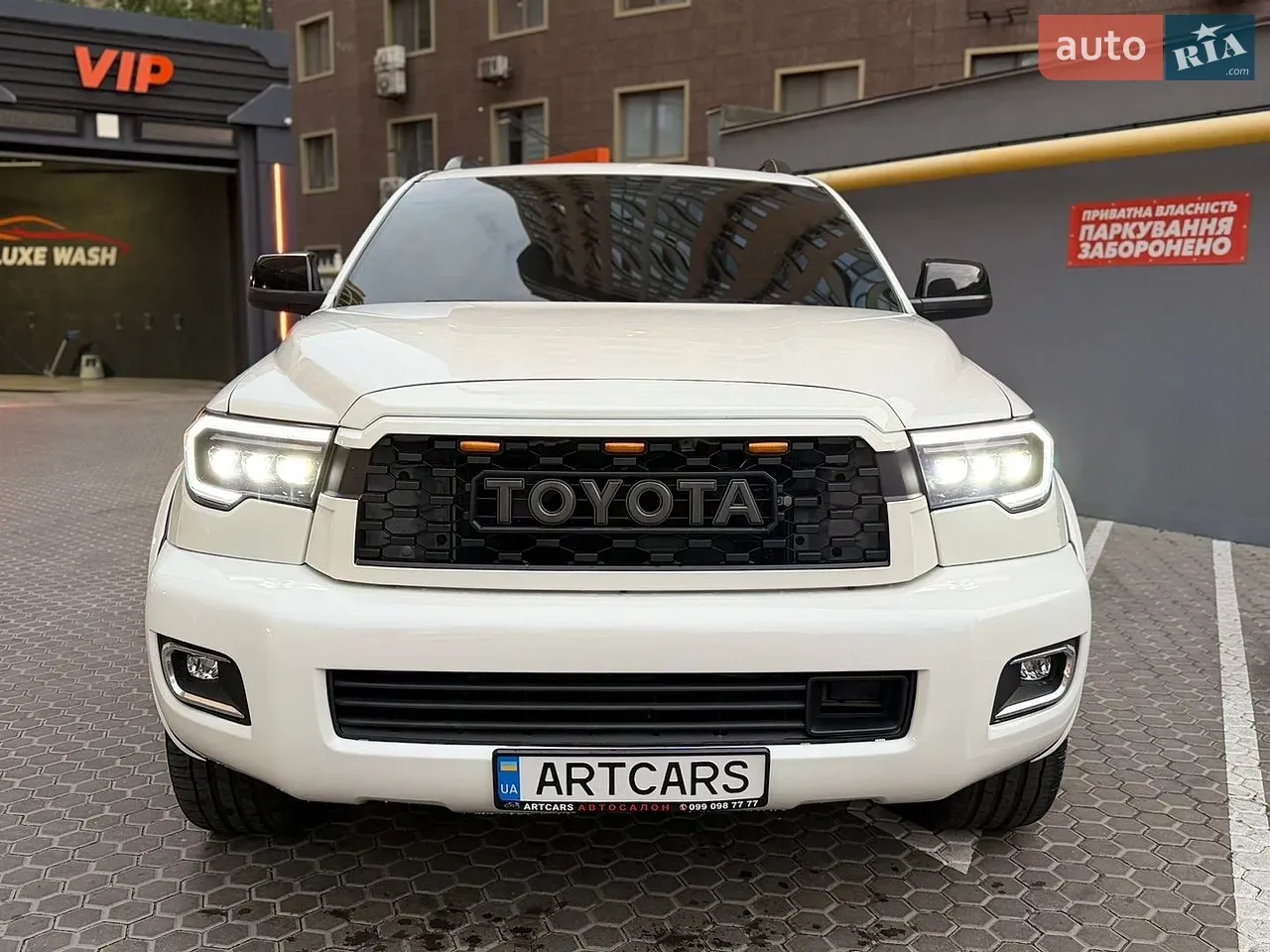 Toyota Sequoia 2012 photo 4