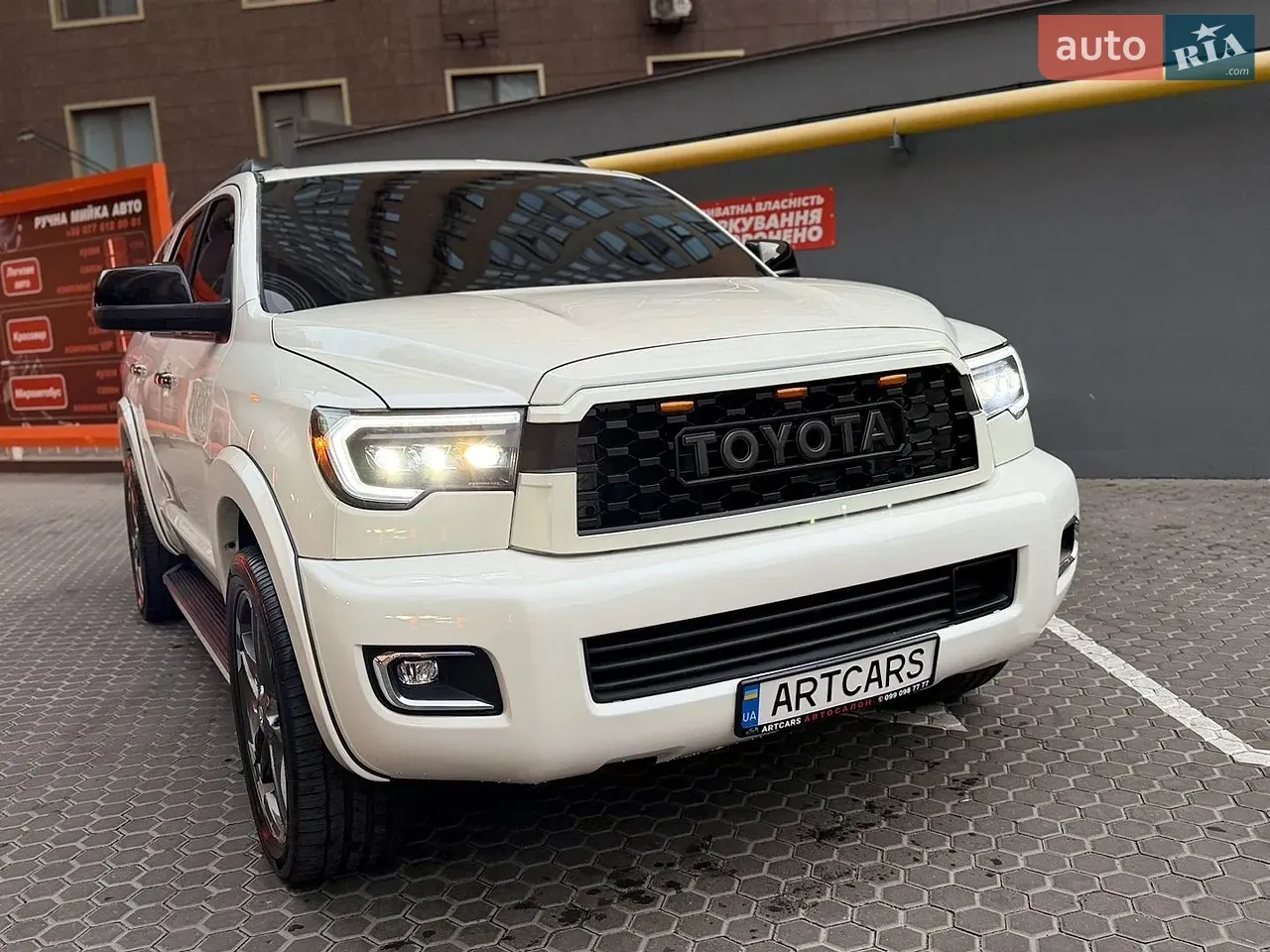 Toyota Sequoia 2012 photo 3