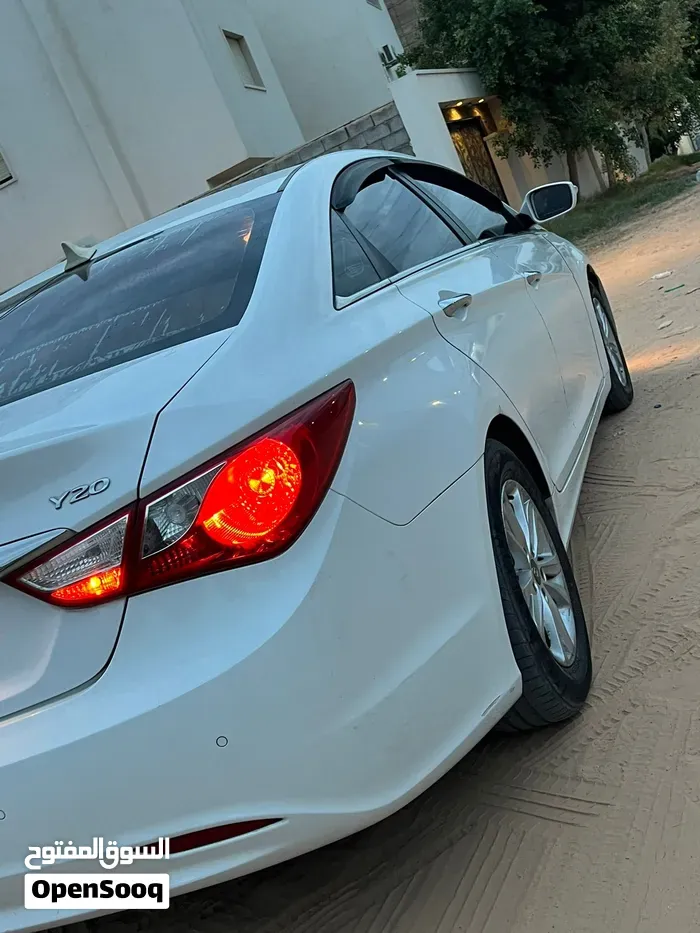 Hyundai Sonata 2011 photo 4