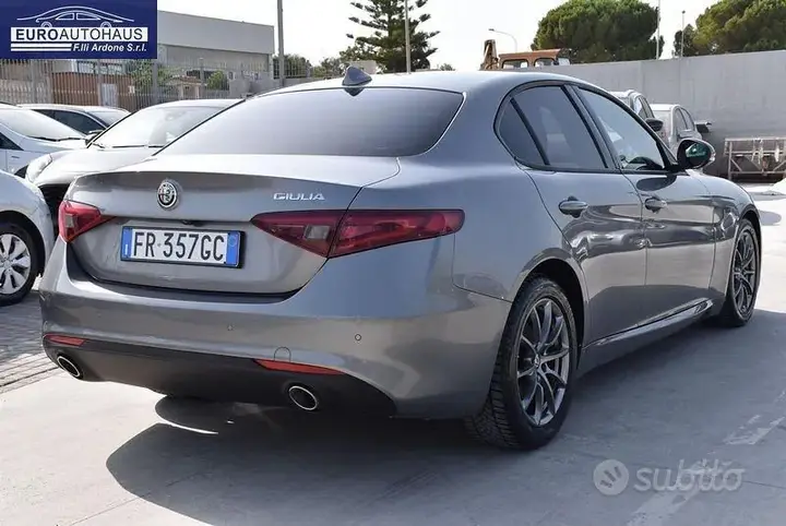 Alfa Romeo Giulia 2018 photo 4