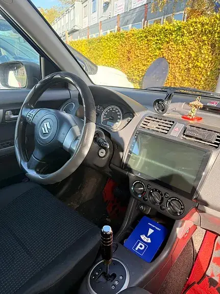 Suzuki Swift 2005 photo 2