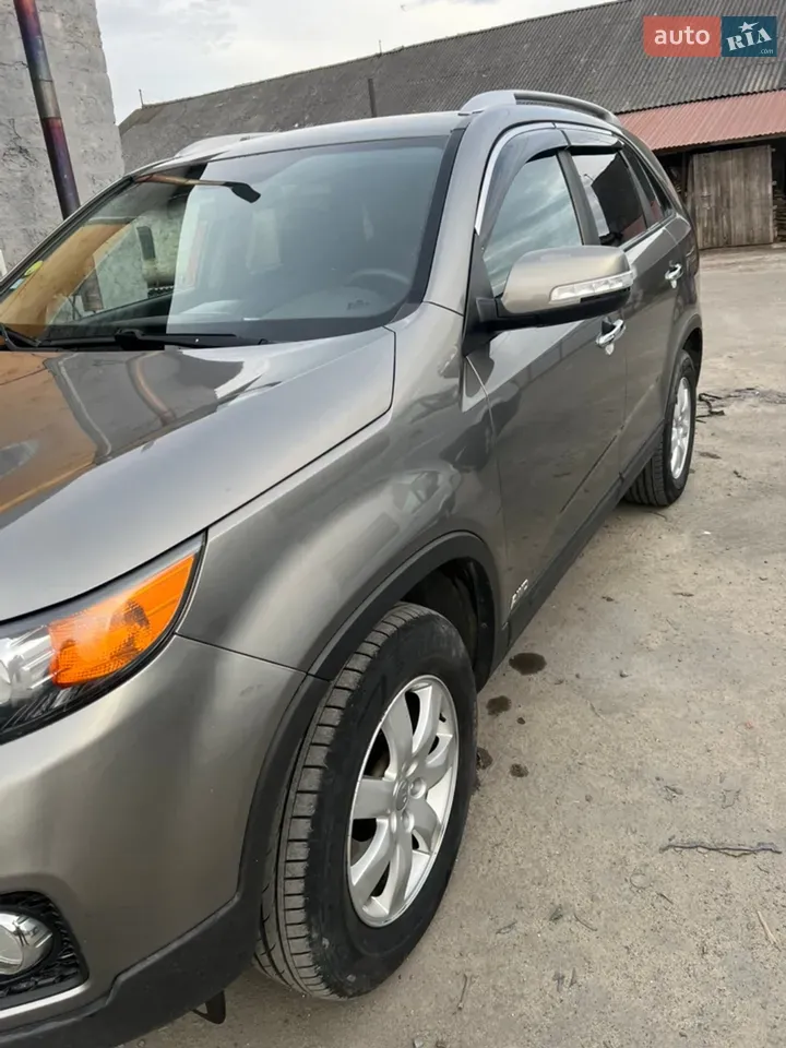 Kia Sorento 2012 photo 2