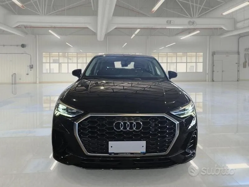 Audi Q3 2022 photo 2