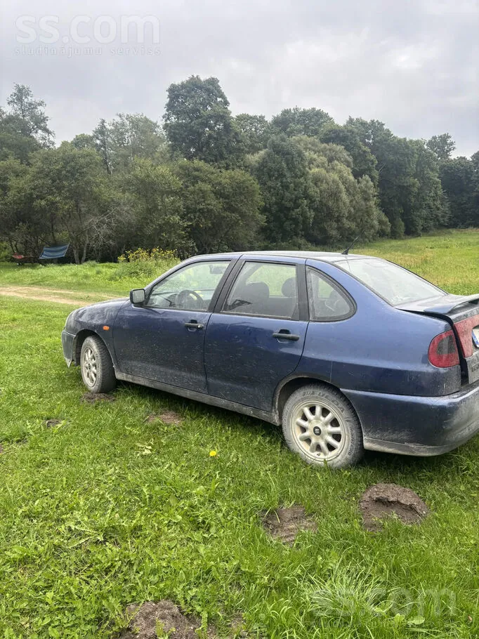 Seat Cordoba 1999 photo 2
