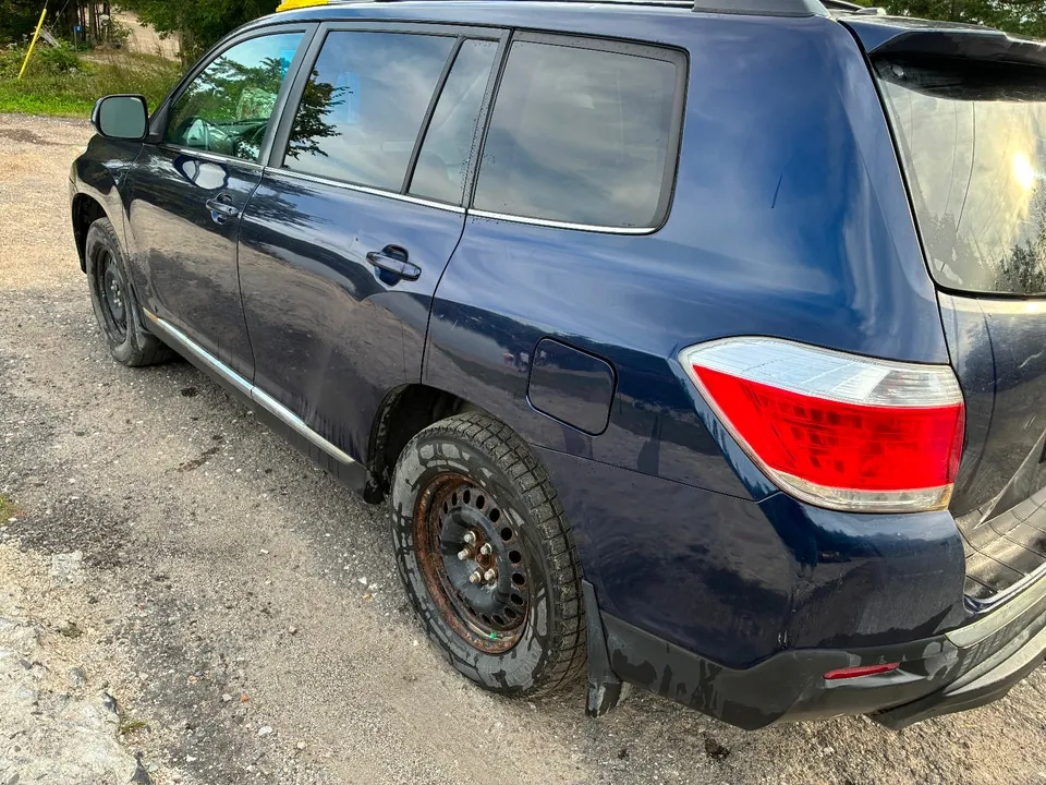 Toyota Highlander 2012 photo 3