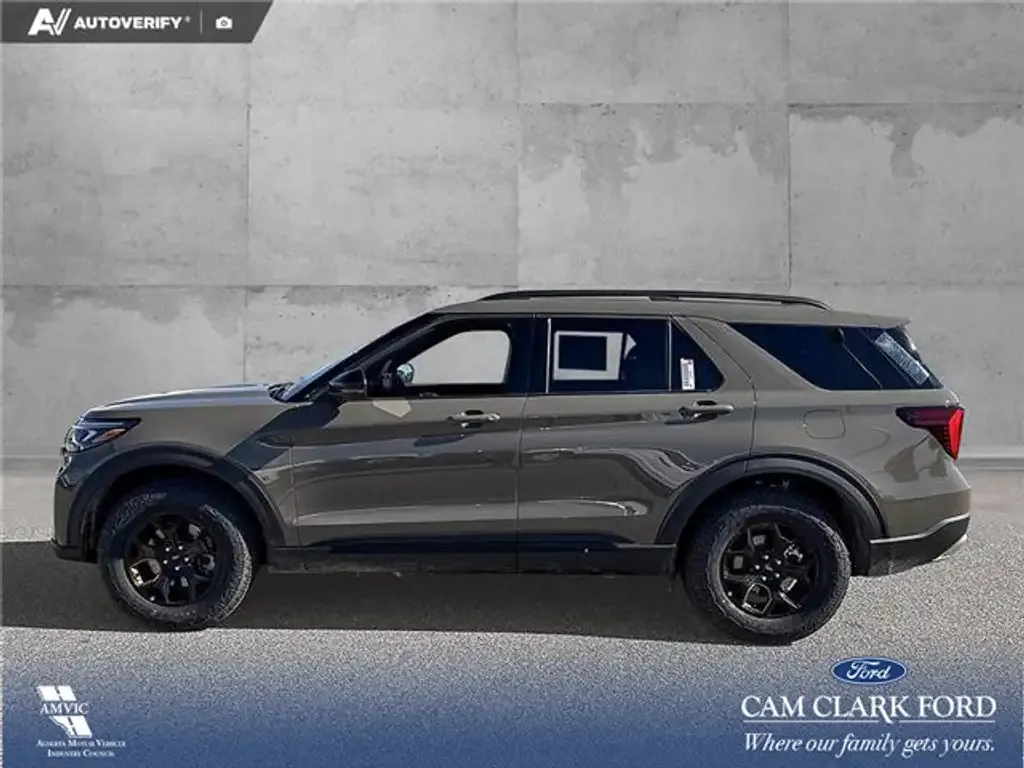 Ford Explorer 2026 photo 3