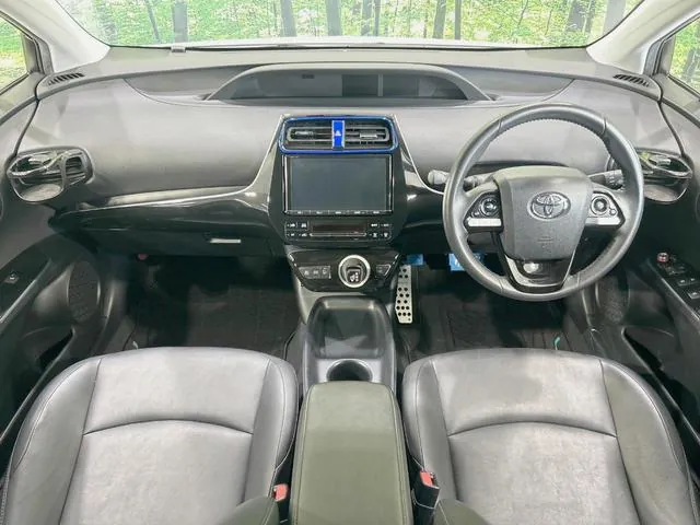 Toyota Prius 2017 photo 2