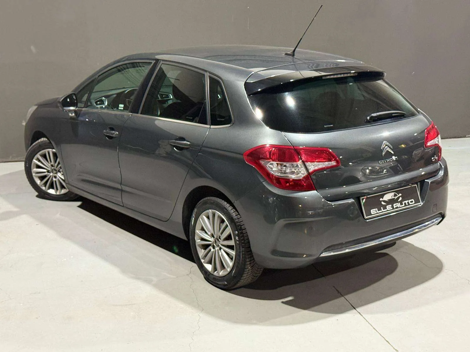 Citroen C4 2011 photo 4