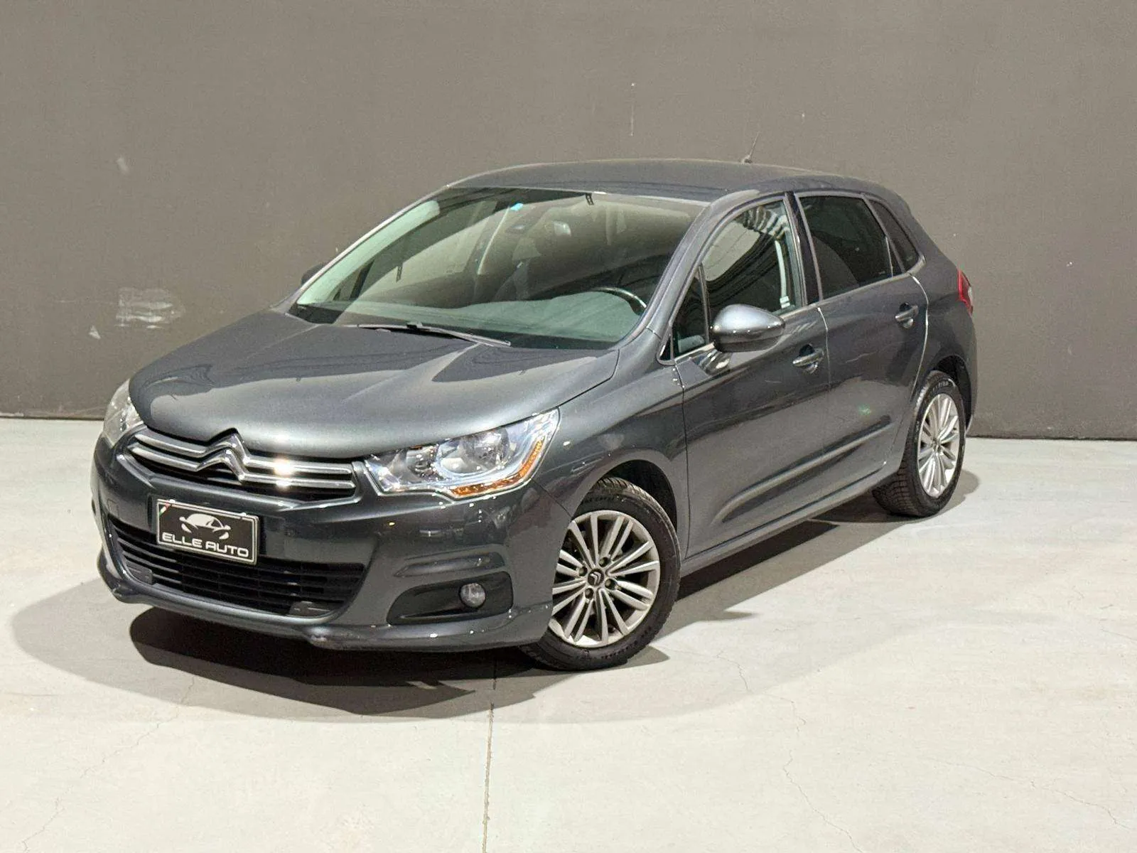 Citroen C4 2011 photo 2