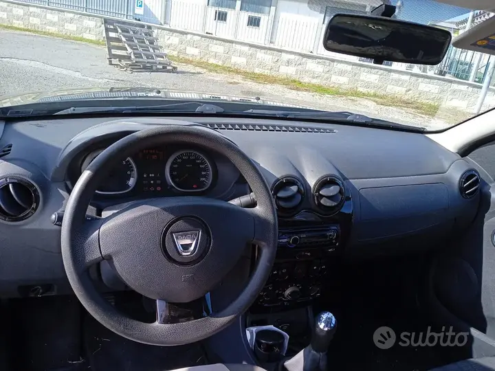 Dacia Duster 2012 photo 4