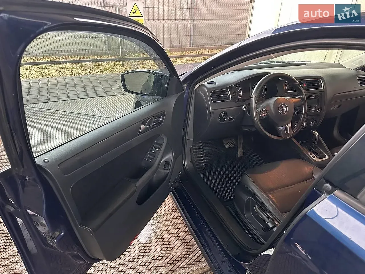 Volkswagen Jetta 2012 photo 3