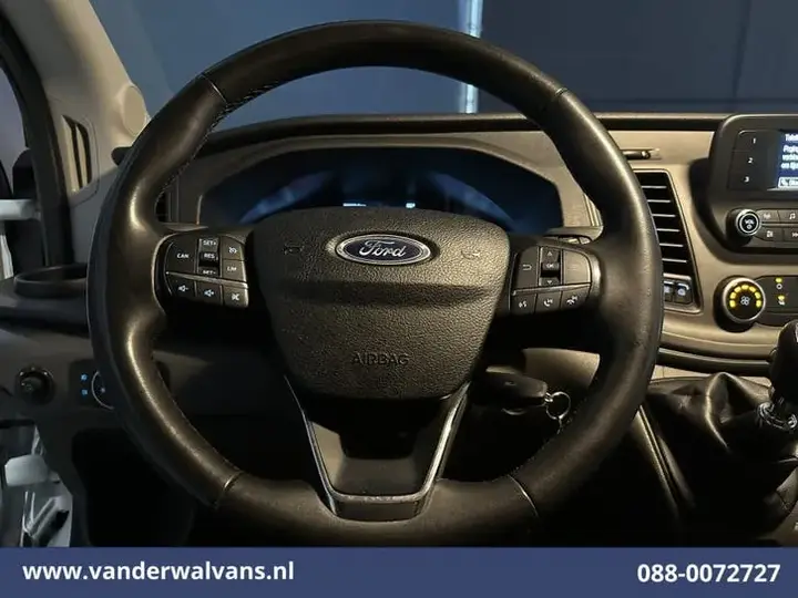 Ford Transit 2024 photo 3
