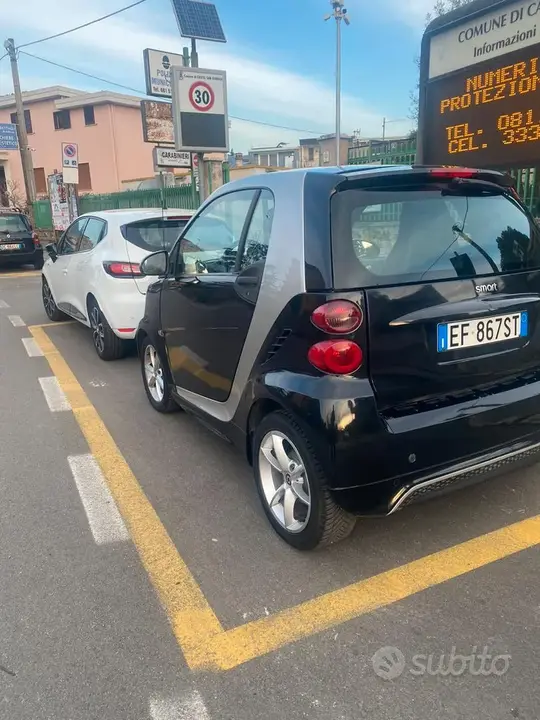 Smart Fortwo 2011 photo 2