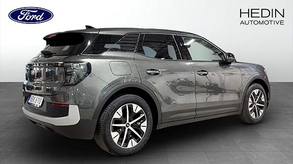 Ford Explorer 2026 photo 2
