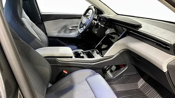 Ford Explorer 2026 photo 3