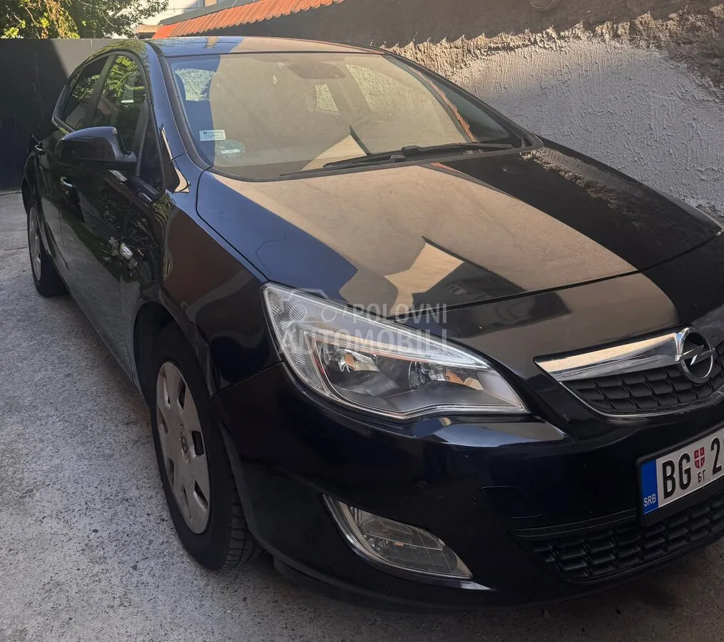Opel Astra J