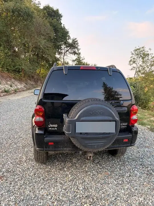 Jeep Cherokee 2003 photo 3