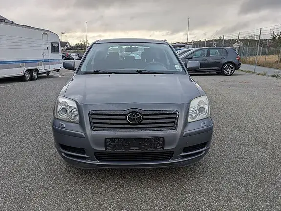 Toyota Avensis 2004 photo 2