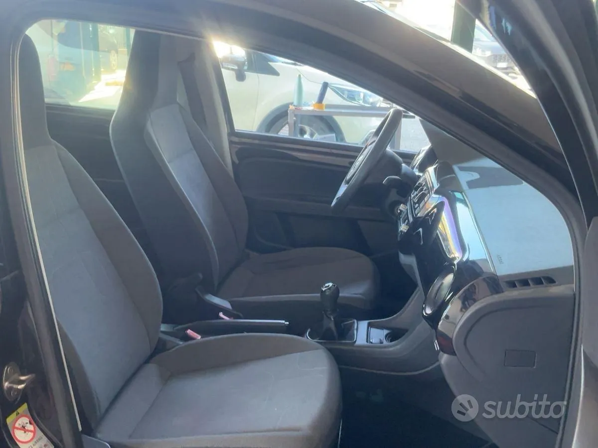Volkswagen Up 2013 photo 5