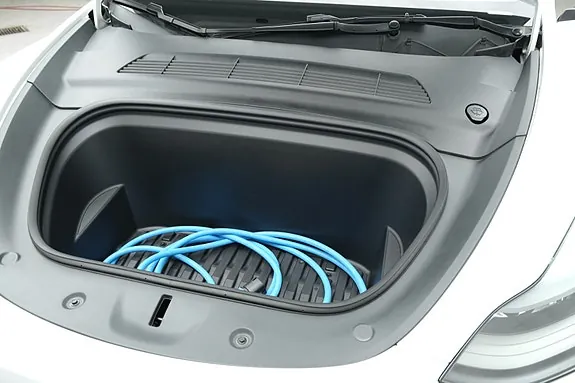 Tesla Model Y 2023 photo 4