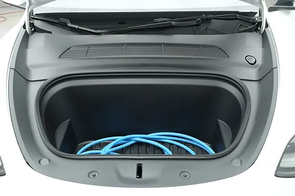 Tesla Model Y 2023 photo 5