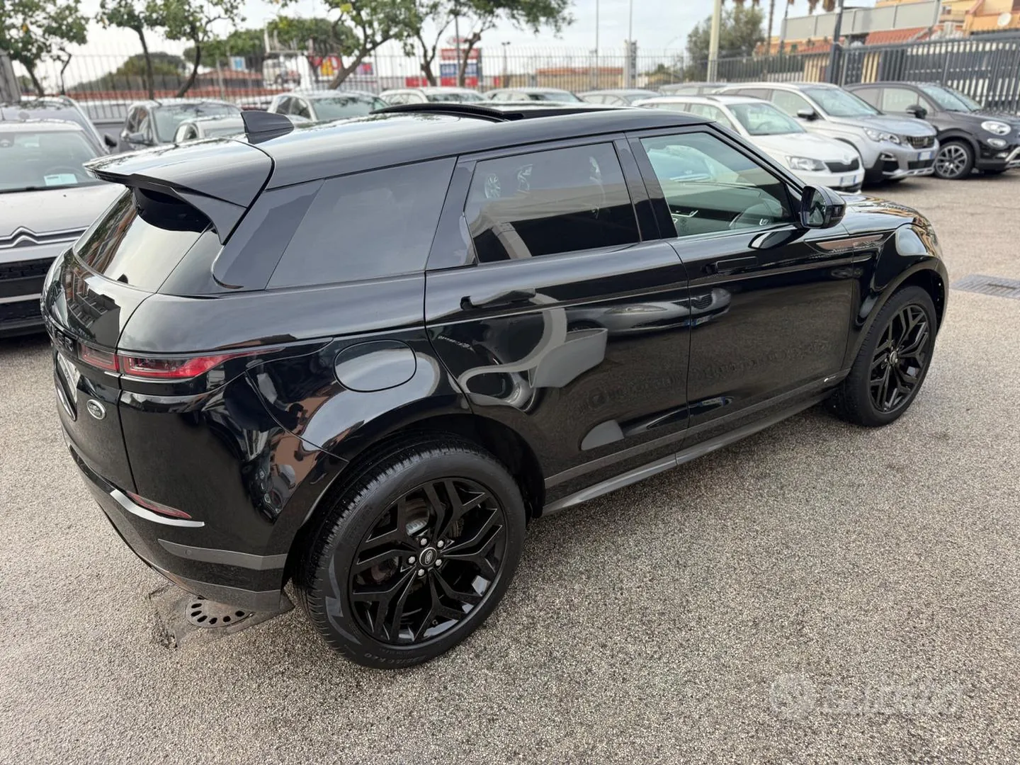 Land Rover Range Rover Evoque 2019 photo 4