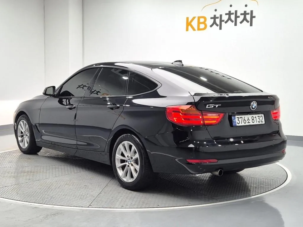 BMW 3 Series 2015 photo 2
