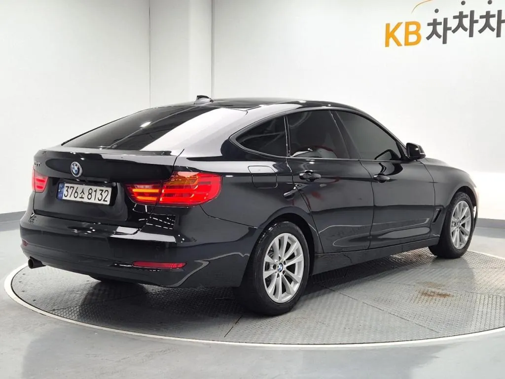 BMW 3 Series 2015 photo 3