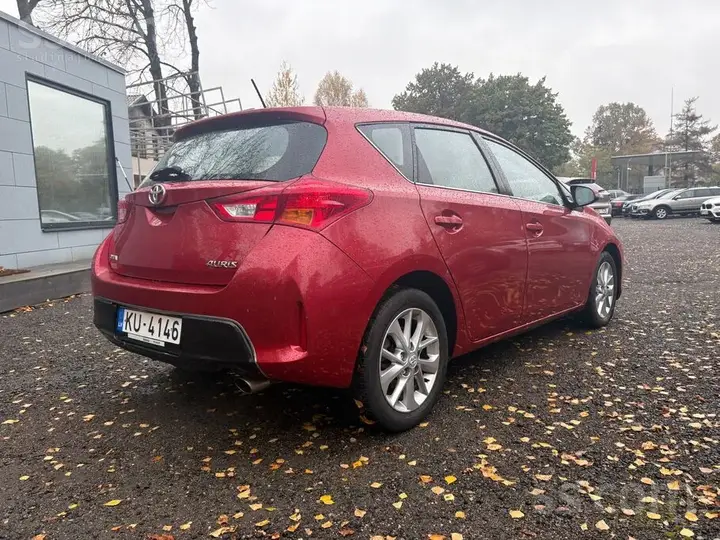 Toyota Auris 2013 photo 4