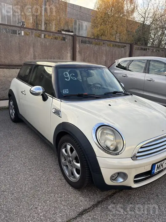 Mini Cooper 2010 photo 2