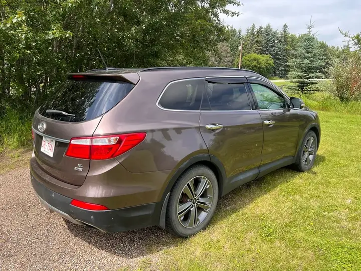Hyundai Santa Fe 2015 photo 2