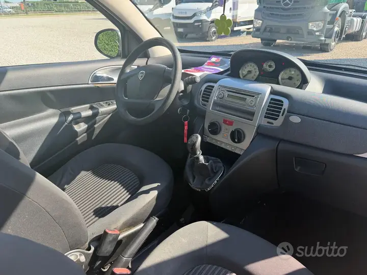 Lancia Ypsilon 2010 photo 5