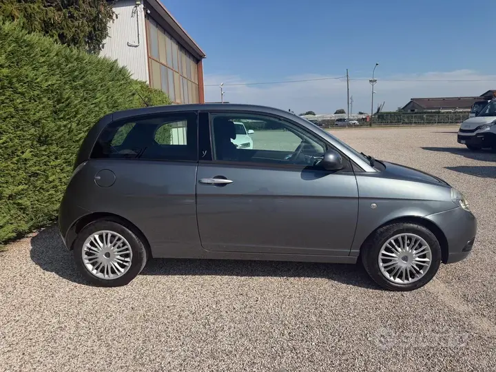 Lancia Ypsilon 2010 photo 4