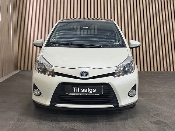 Toyota Yaris 2013 photo 2
