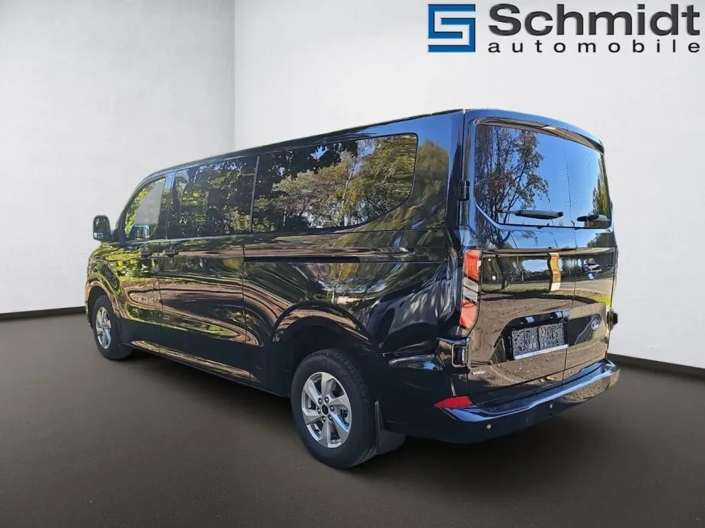 Ford Transit photo 3