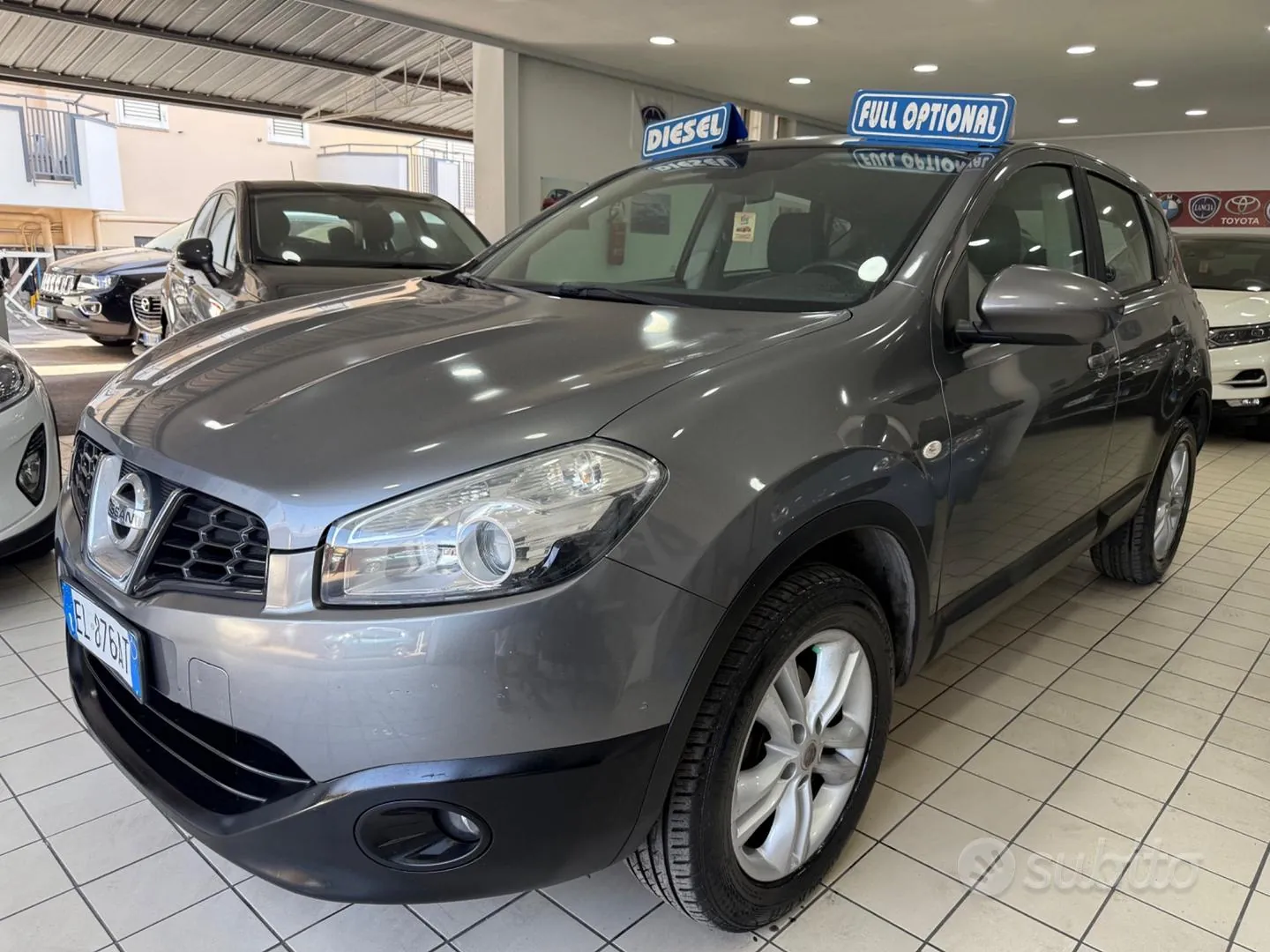 Nissan Qashqai 2012 photo 2