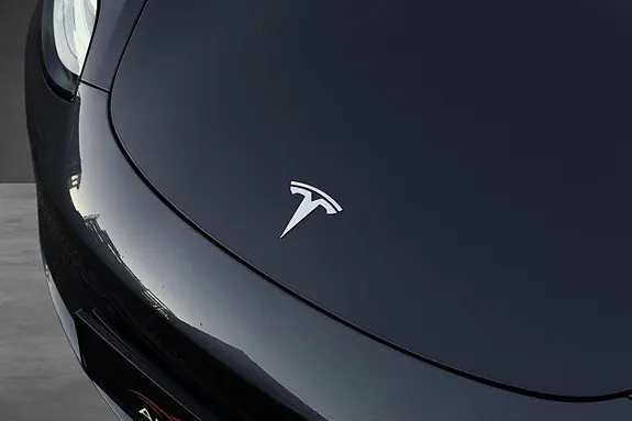 Tesla Model 3 2021 photo 2