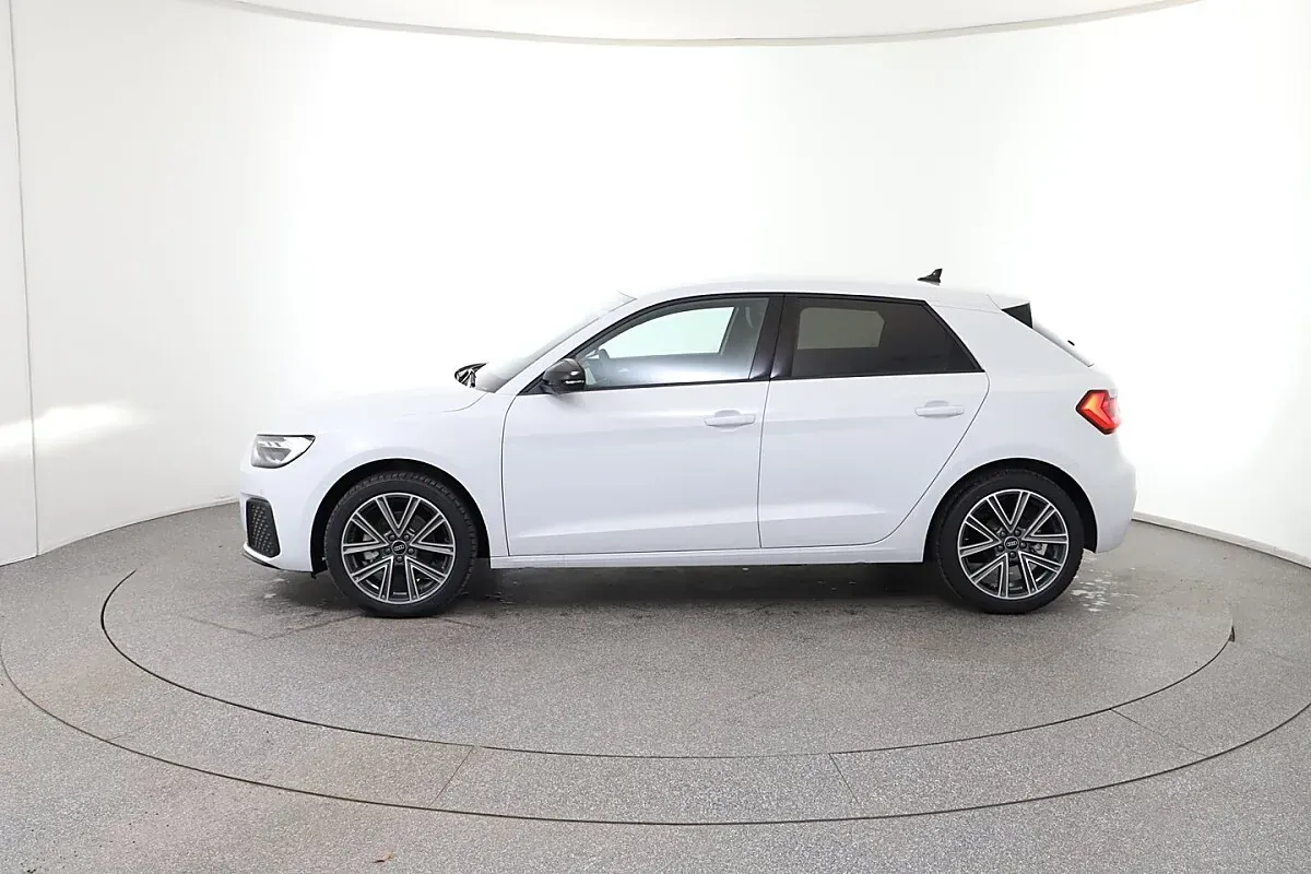 Audi A1 2026 photo 2