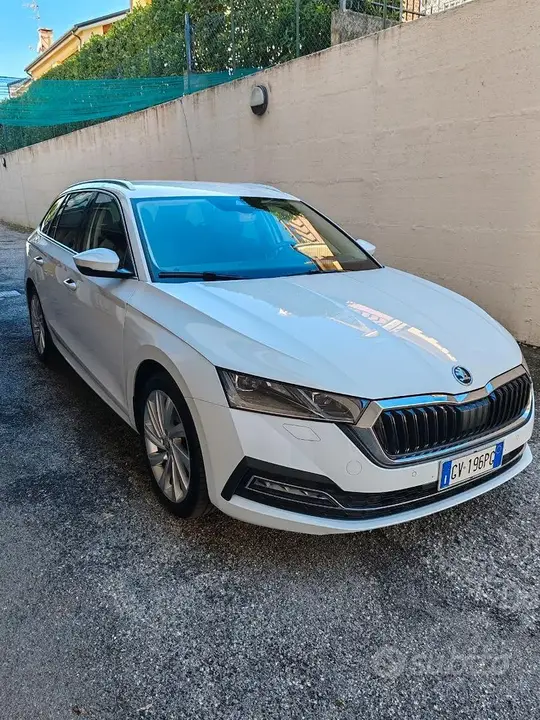 Skoda Octavia 2024 photo 3