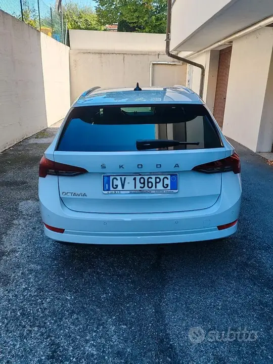 Skoda Octavia 2024 photo 4
