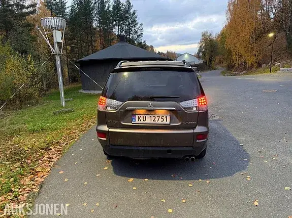 Mitsubishi Outlander 2011 photo 4