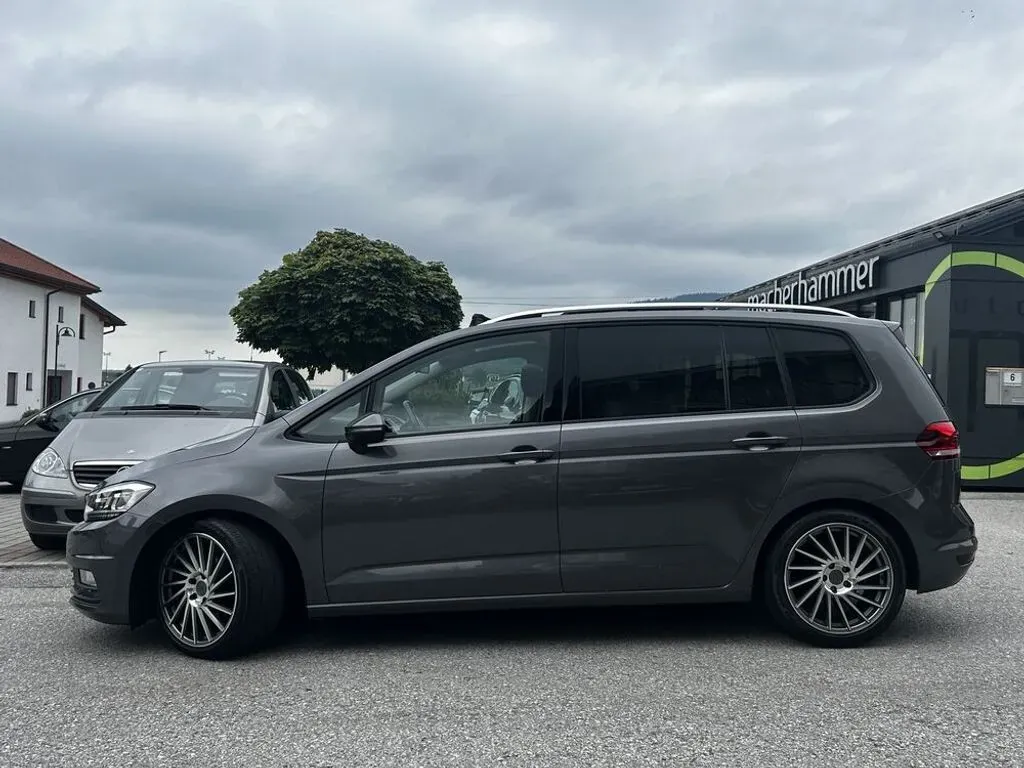 Volkswagen Touran 2016 photo 2