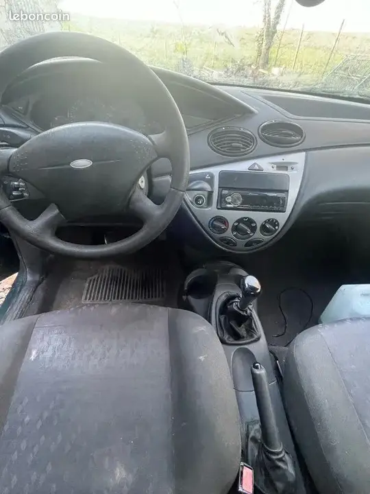 Ford Focus 1998 photo 3