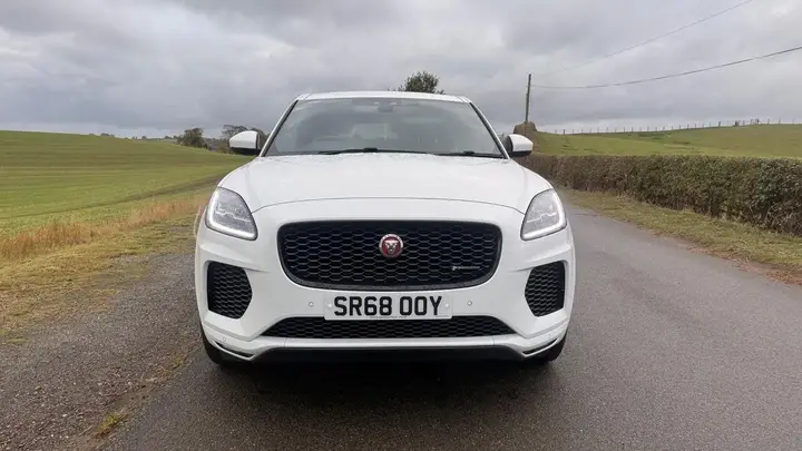 Jaguar E-Pace 2019 photo 2