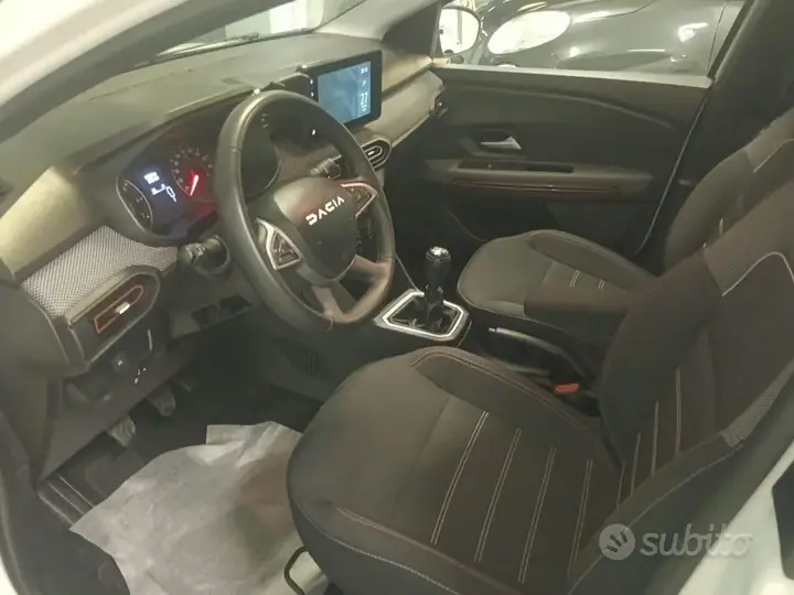 Dacia Sandero Stepway 2023 photo 2