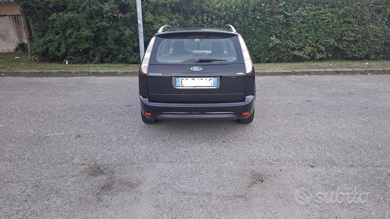 Ford Focus 2011 photo 2