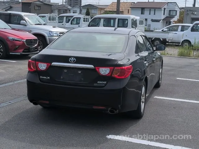 Toyota Mark X 2012 photo 4